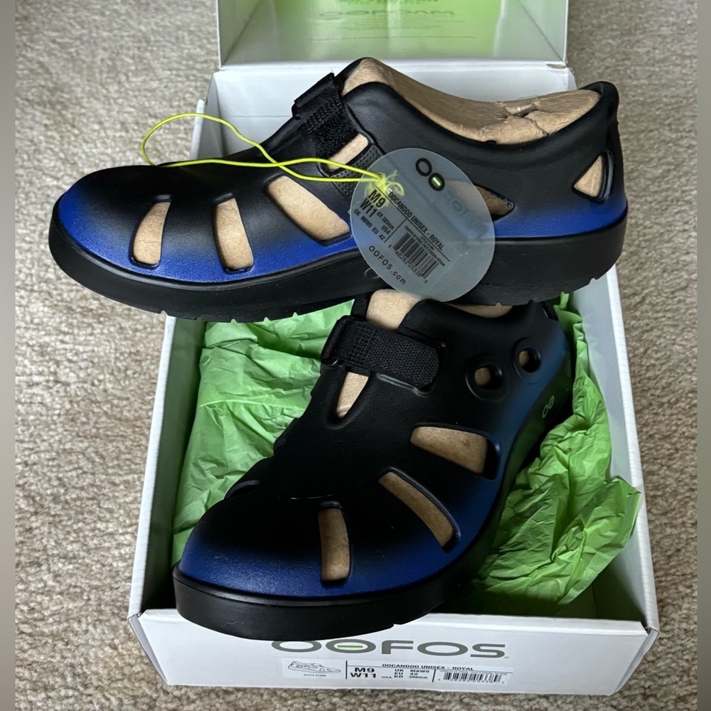 NWT OOcando Sandal - OOFOOS
